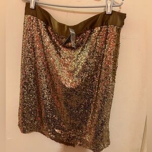 NWT sequin pencil skirt - Limited, gold, 16